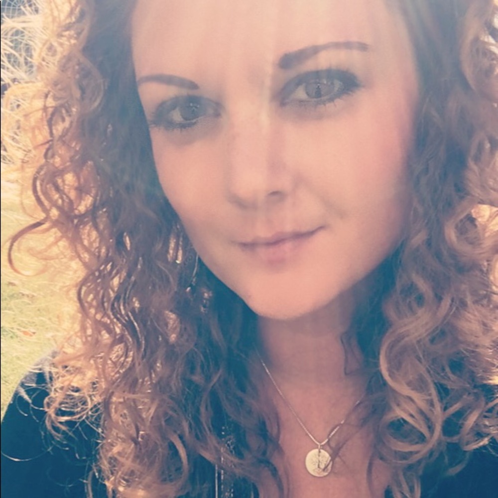 Meet your Posher, Isabel